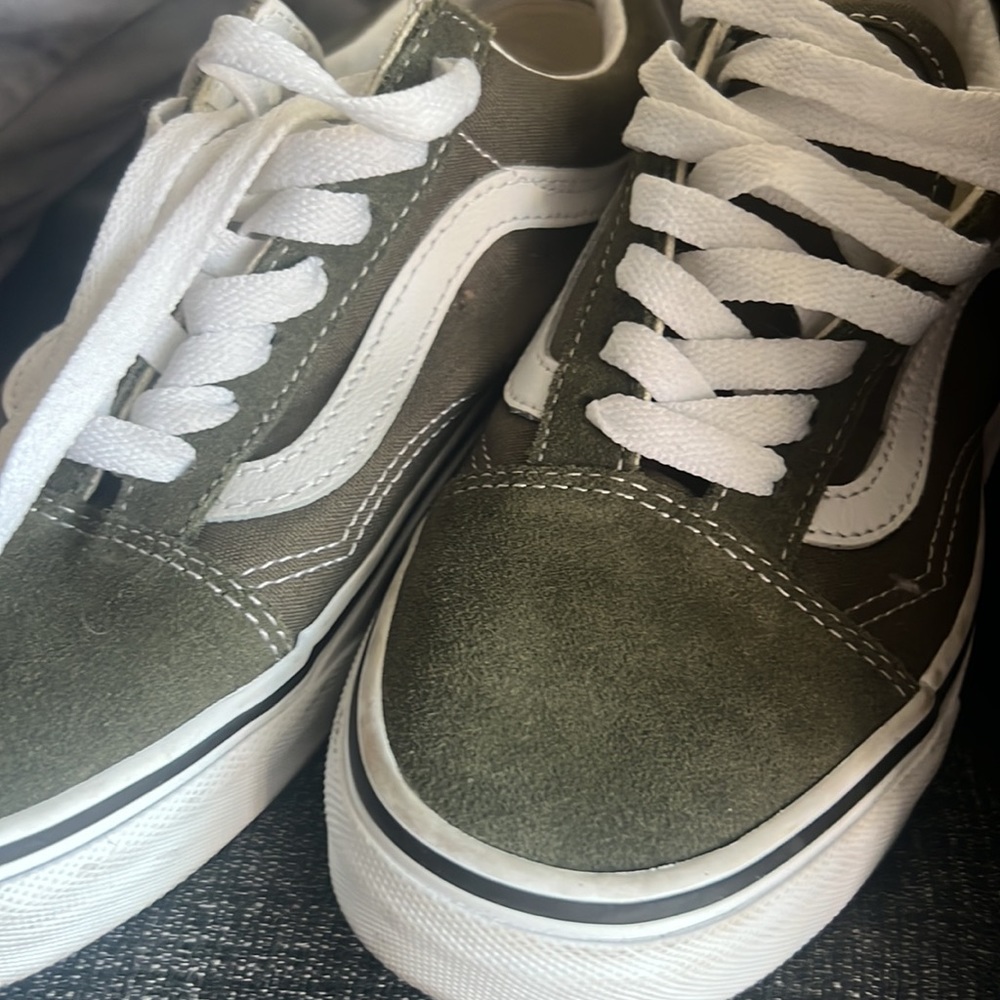 Vans - Picture 2 of 3